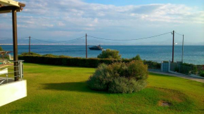 Beautiful house by the sea,Loutraki Skaloma., Loutráki